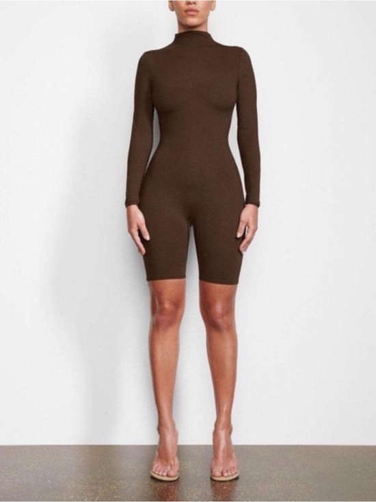 SKIMS Pants - SKIMS ALL-IN-ONE LONG SLEEVE MID
THIGH ONESIE SIZE L